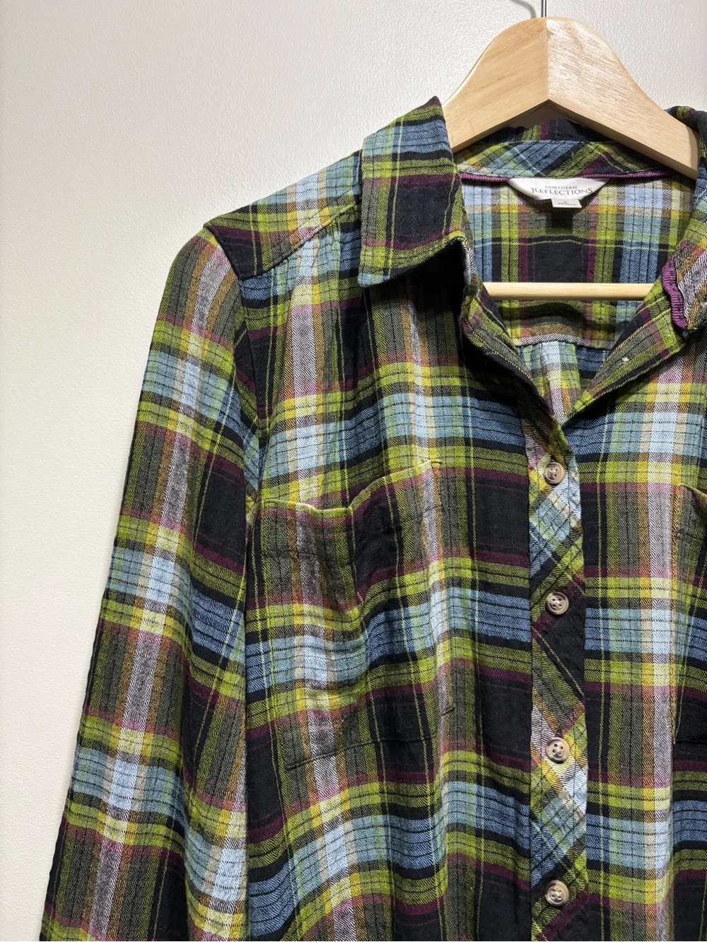 Northern Reflections Plaid Flannel Button Down Shirt Women’s Large Petite LP - Picture 3 of 8
